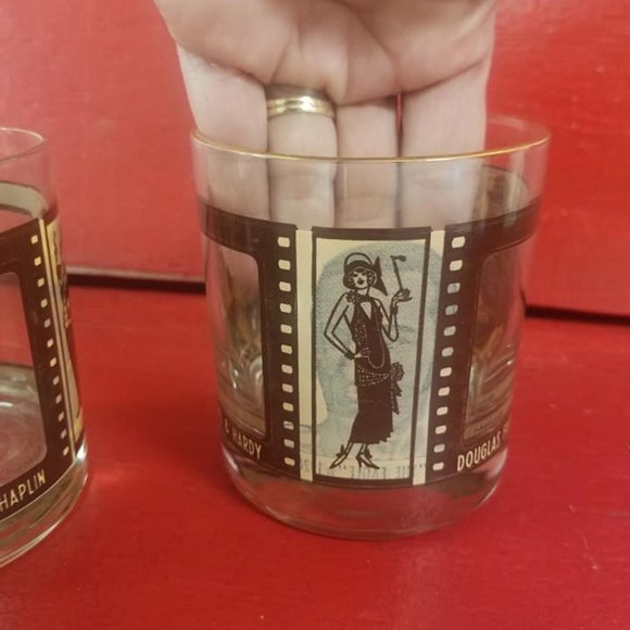 Vintage The Roaring 20s Themed Glass Tumblers - Picture 3 of 7